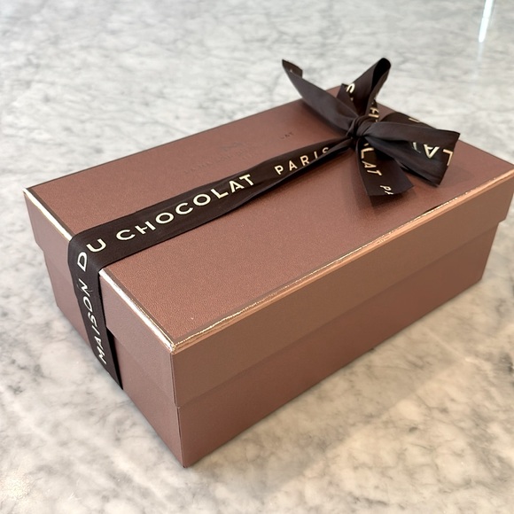 La Maison du Chocolat Paris Decorative Box with Ribbon - Picture 2 of 3